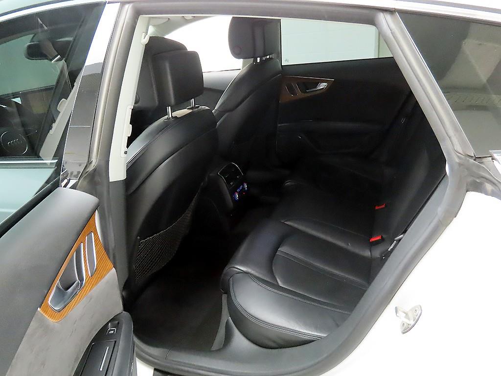 아우디 A7 50 TDI 콰트로 프리미엄 - 이미지 12