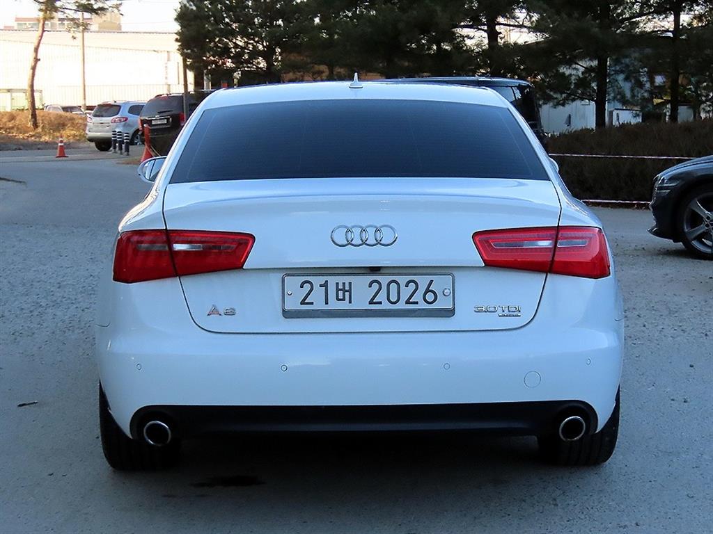 아우디 A6(4세대) 3.0 TDI 콰트로 - 이미지 18