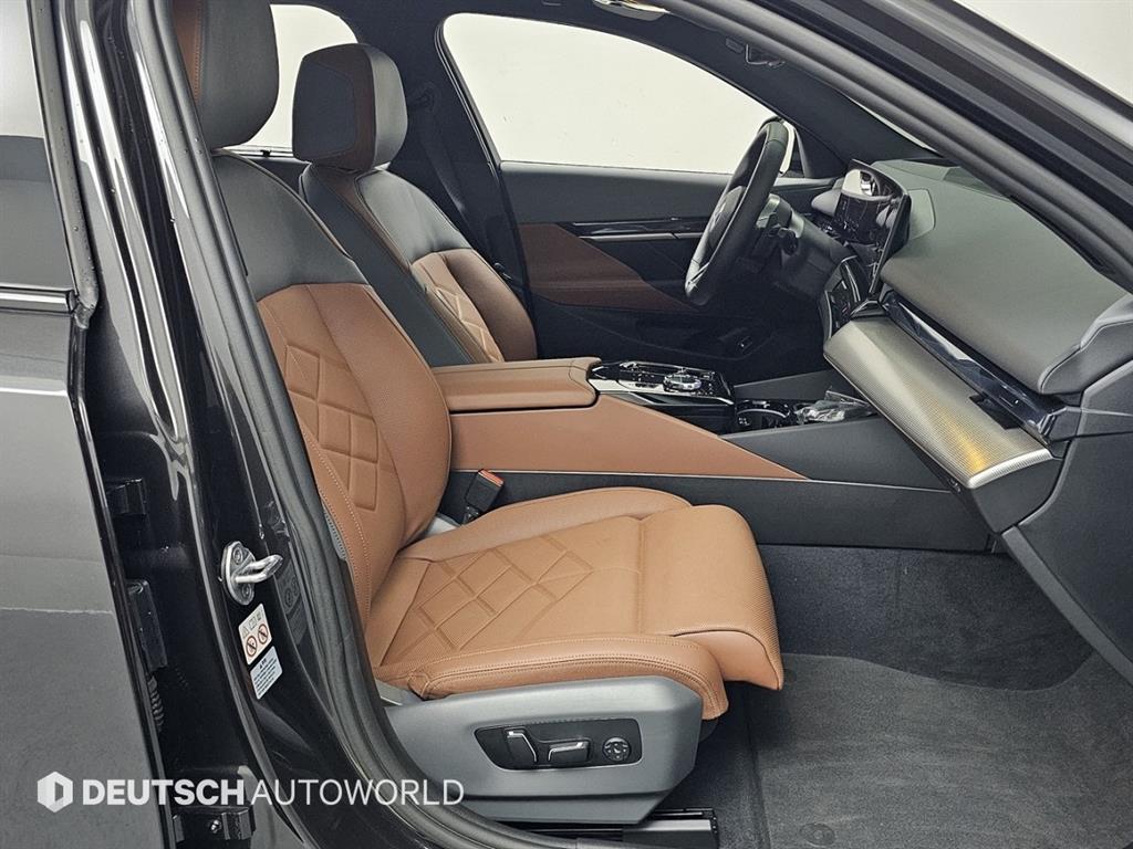 BMW 5시리즈(8세대) 530i xDrive M 스포츠 - 이미지 5