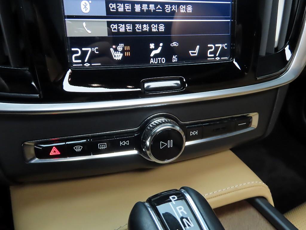 볼보 더 뉴 S90 D5 AWD 인스크립션 - 이미지 9