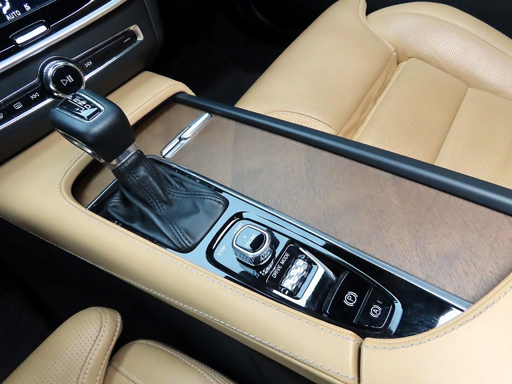 볼보 더 뉴 S90 D5 AWD 인스크립션 - 이미지 18