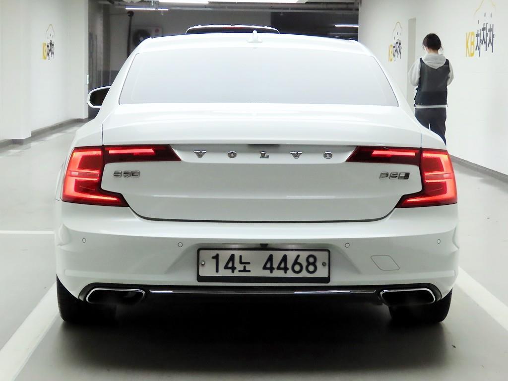 볼보 더 뉴 S90 D5 AWD 인스크립션 - 이미지 17