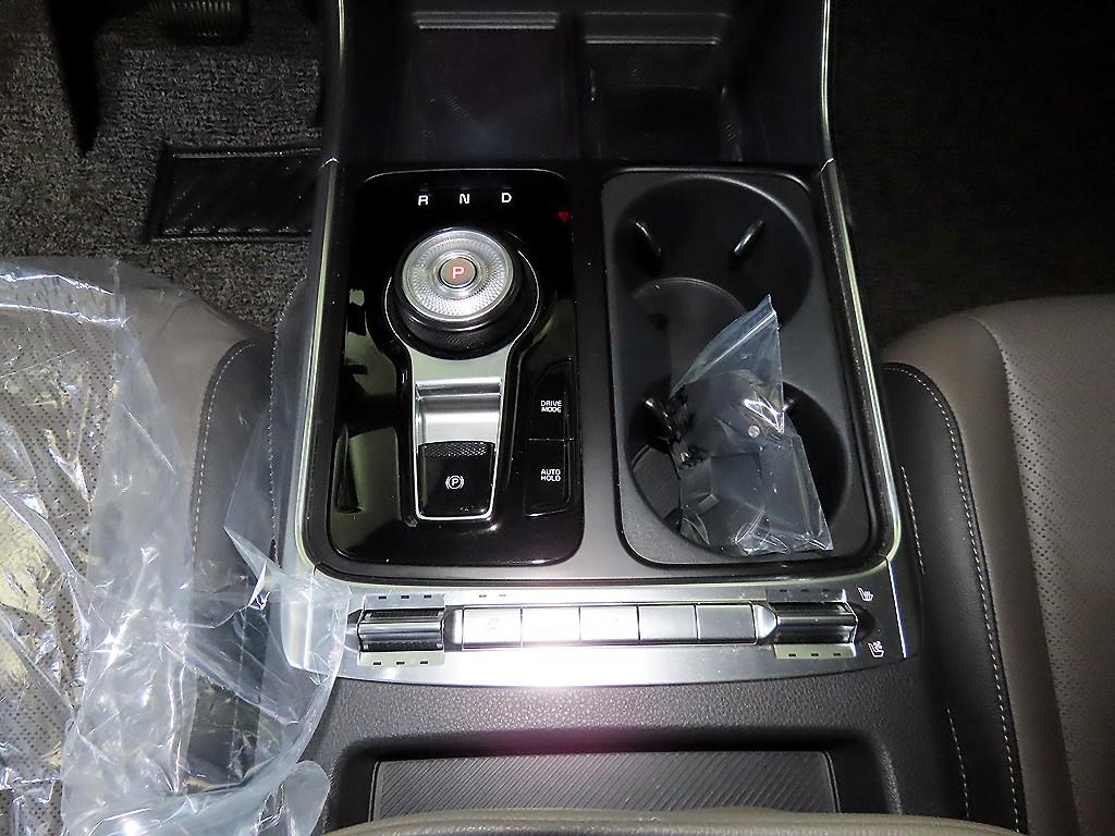 기아 더 뉴카니발 하이브리드(KA4) 1.6 HEV 9인승 시그니처