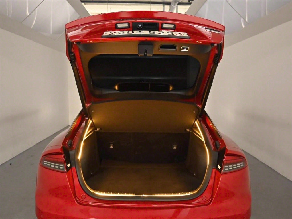 기아 스팅어 3.3 터보 AWD GT - 이미지 11