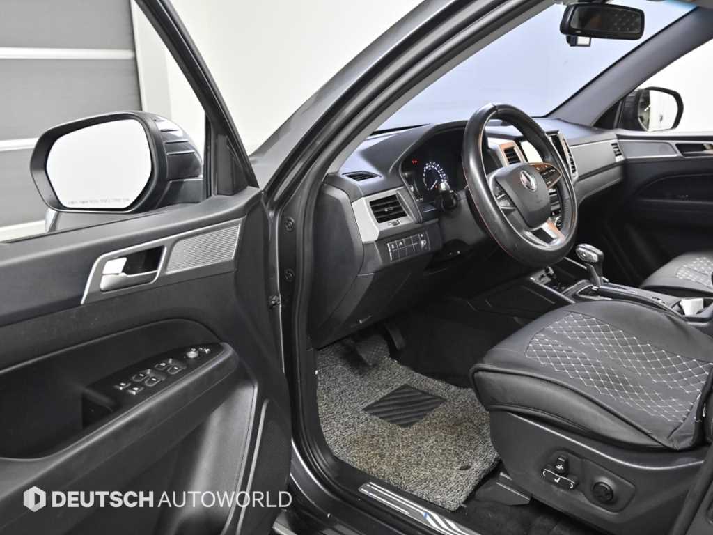 KG모빌리티(쌍용) 렉스턴 스포츠 2.2 4WD 프레스티지 - 이미지 14