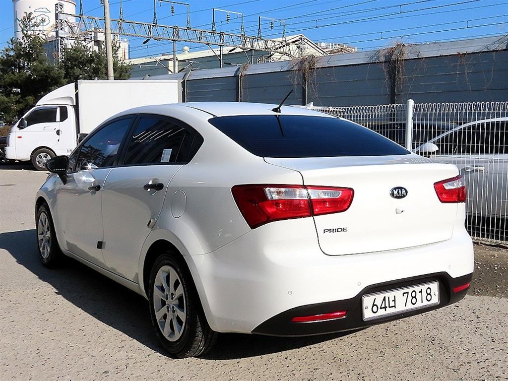 기아 올 뉴프라이드 4도어 1.4 MPI 스마트 - 이미지 3