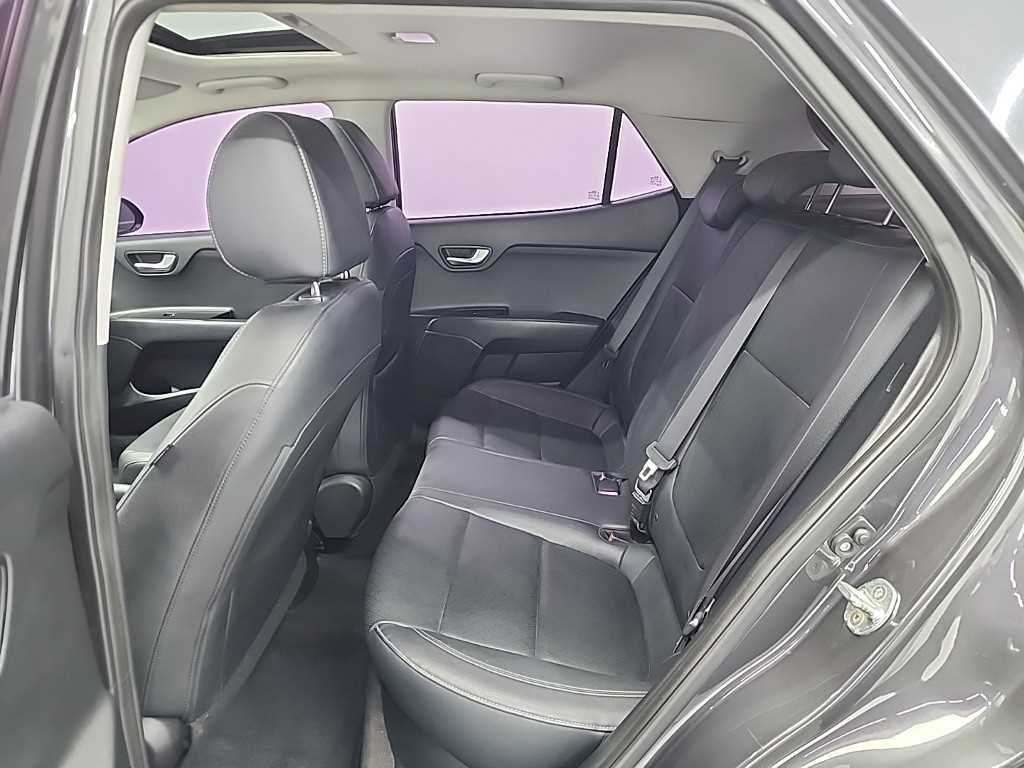 기아 스토닉 U2 1.6 디젤 프레스티지 - 이미지 8