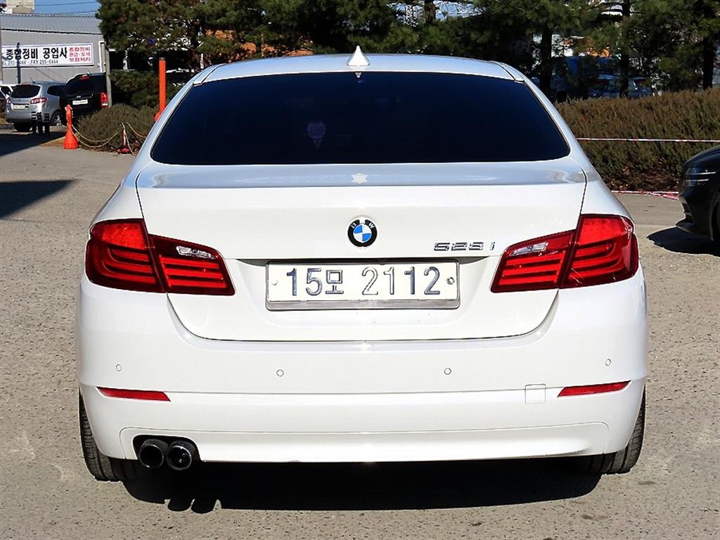 BMW 5시리즈(6세대) 528i - 이미지 7