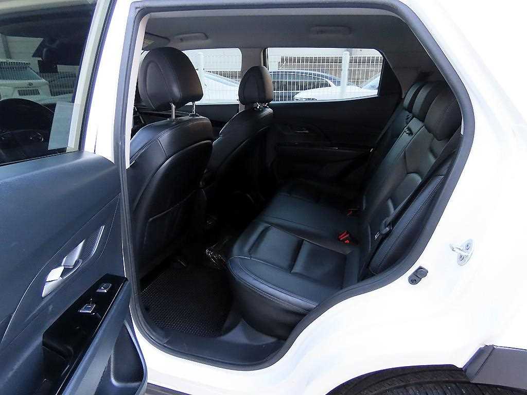 KG모빌리티(쌍용) 올 뉴코란도 1.5 가솔린 2WD C5 플러스 - 이미지 4