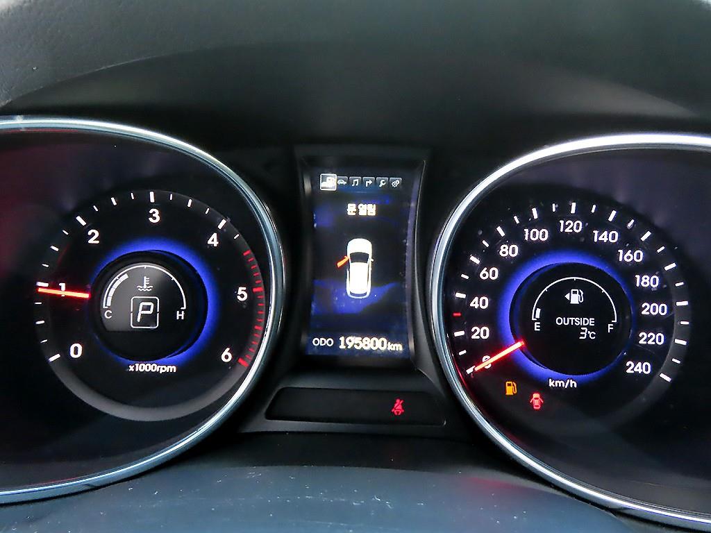 현대 맥스크루즈 디젤 R2.2 2WD 익스클루시브 스페셜 - 이미지 15