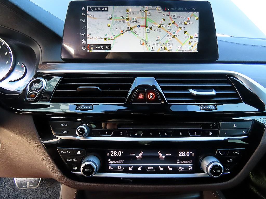 BMW 5시리즈(7세대) 530i M스포츠팩 플러스 - 이미지 7