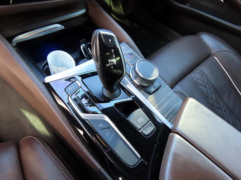 BMW 5시리즈(7세대) 530i M스포츠팩 플러스 - 이미지 16