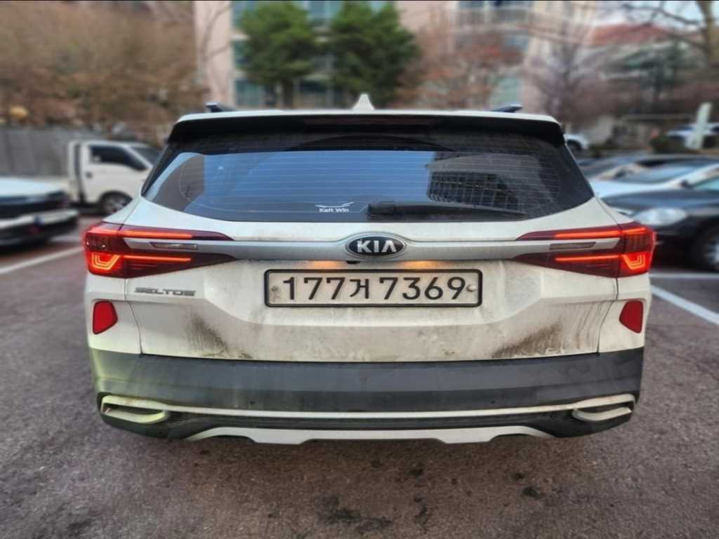 기아 셀토스 1.6 가솔린 2WD 노블레스 - 이미지 4