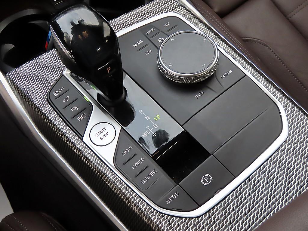 BMW 3시리즈(7세대) 330e M 스포츠 팩 - 이미지 10