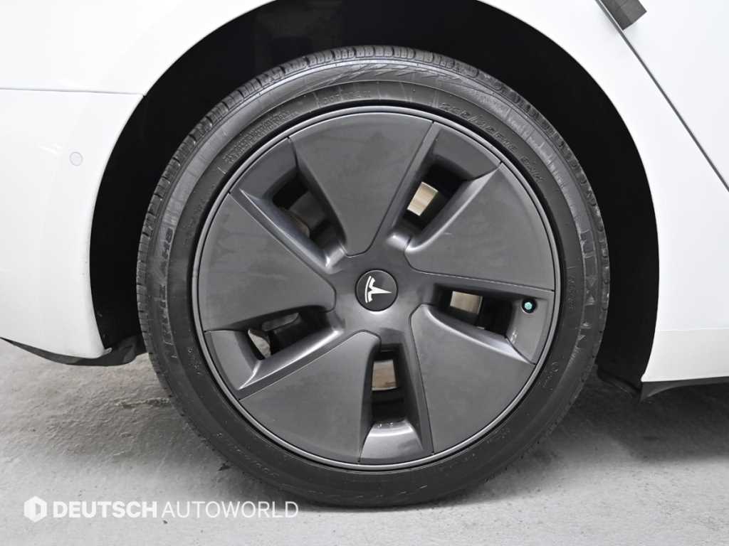 테슬라 모델 3 AWD 롱 레인지 - 이미지 16