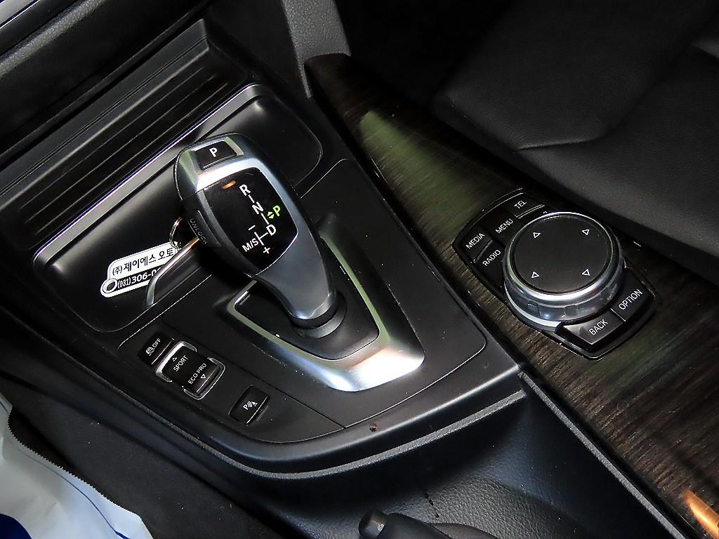 BMW 그란투리스모(GT) 3시리즈 GT 320d xDrive - 이미지 15