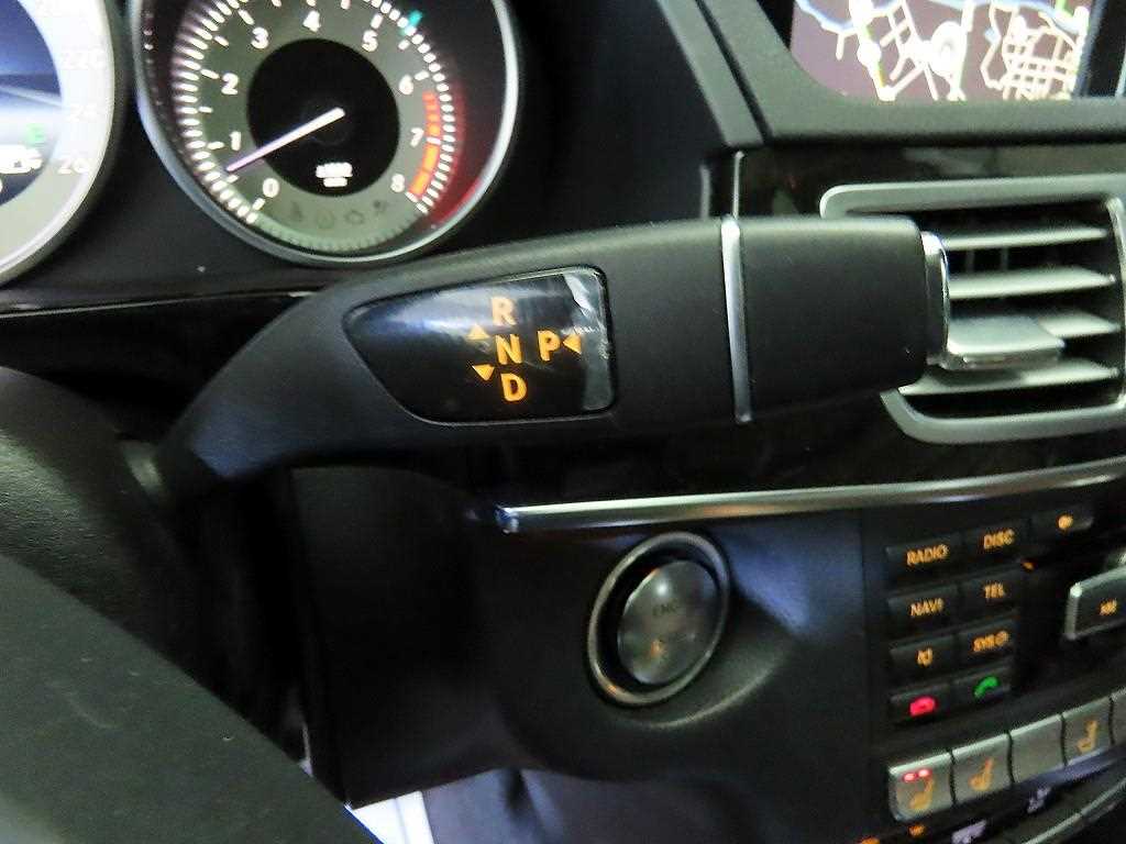 벤츠 E클래스(4세대) E300 아방가르드 - 이미지 4