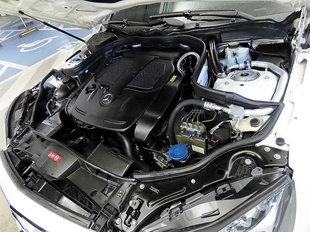 벤츠 E클래스(4세대) E300 아방가르드 - 이미지 18