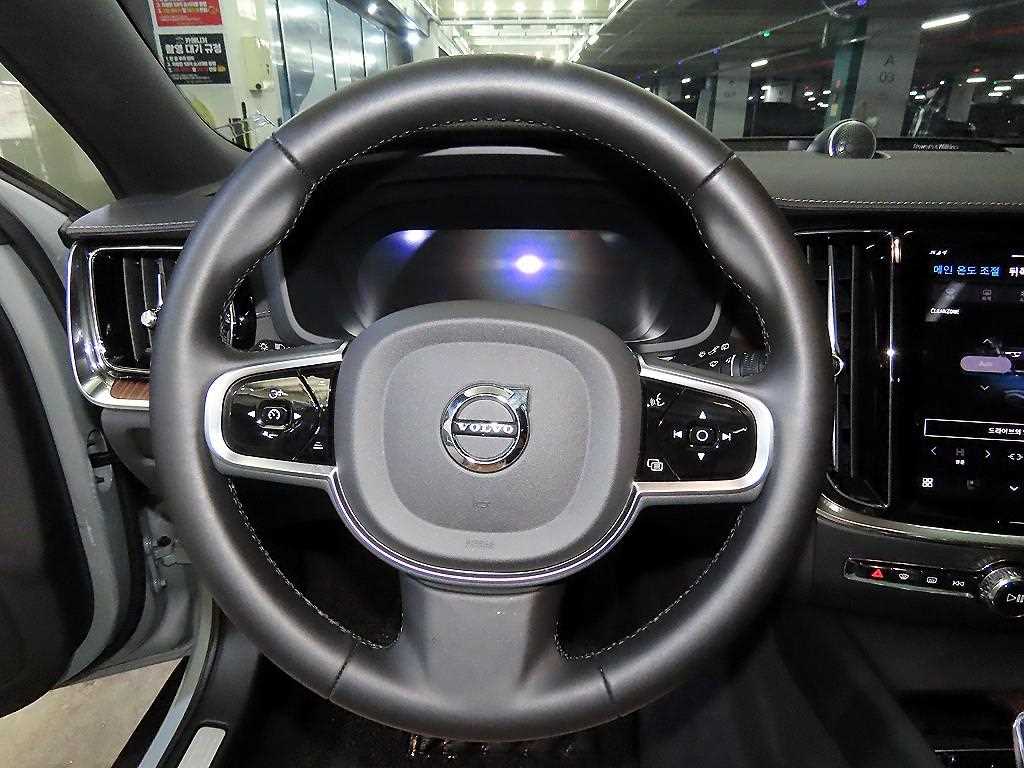 볼보 V60 크로스컨트리(2세대) 2.0 B5 AWD 울트라 - 이미지 17