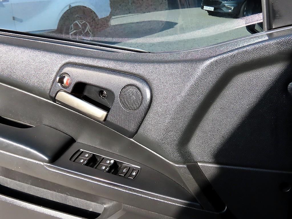 KG모빌리티(쌍용) 코란도 스포츠 CX7 4WD 익스트림 - 이미지 5