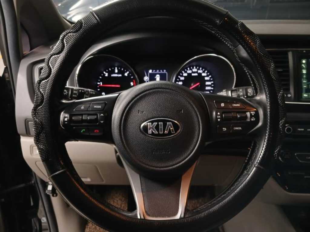 기아 올 뉴카니발 9인승 디젤 럭셔리 - 이미지 11