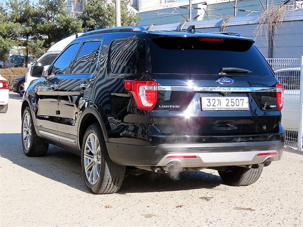 포드 익스플로러(5세대) 2.3 AWD 리미티드 - 이미지 17