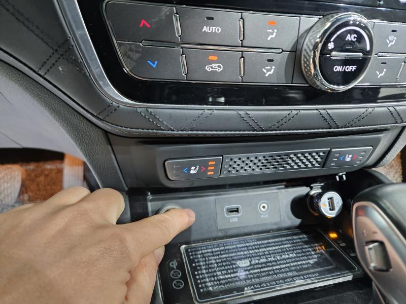 KG모빌리티(쌍용) G4 렉스턴 2.2 4WD 헤리티지 - 이미지 3