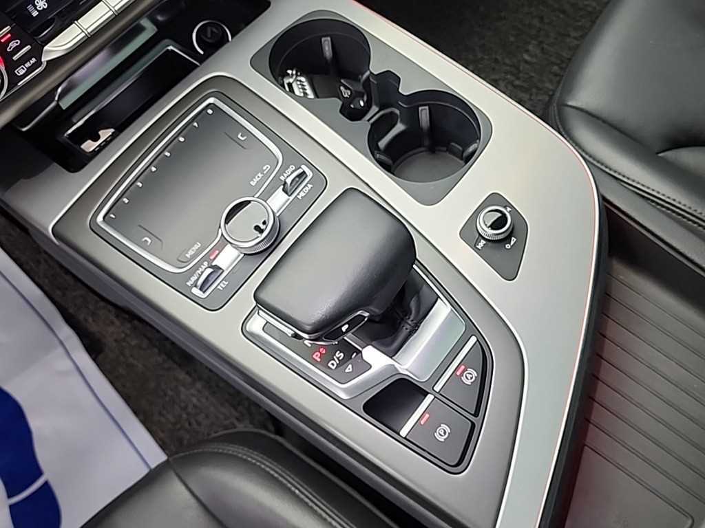 아우디 Q7(2세대) 45 TFSI 콰트로 - 이미지 5