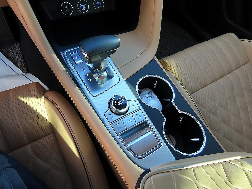 제네시스 더 뉴G70 가솔린 2.5T 2WD 기본형 - 이미지 11