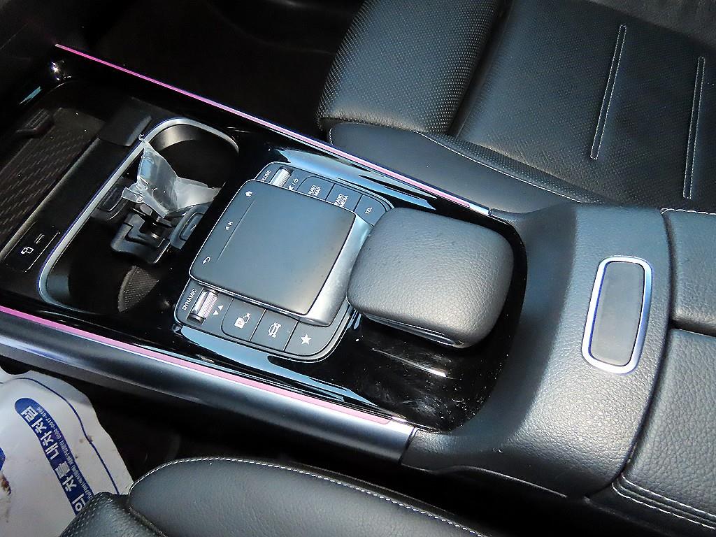 벤츠 EQA 250 AMG 라인 - 이미지 3