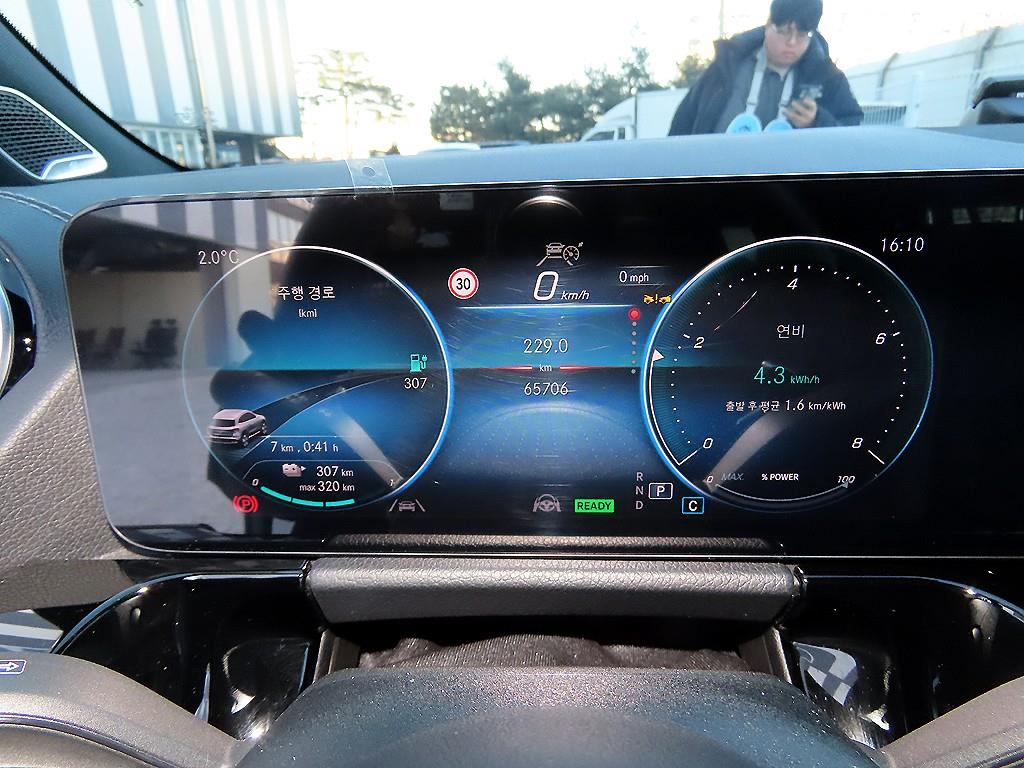 벤츠 EQA 250 AMG 라인 - 이미지 19