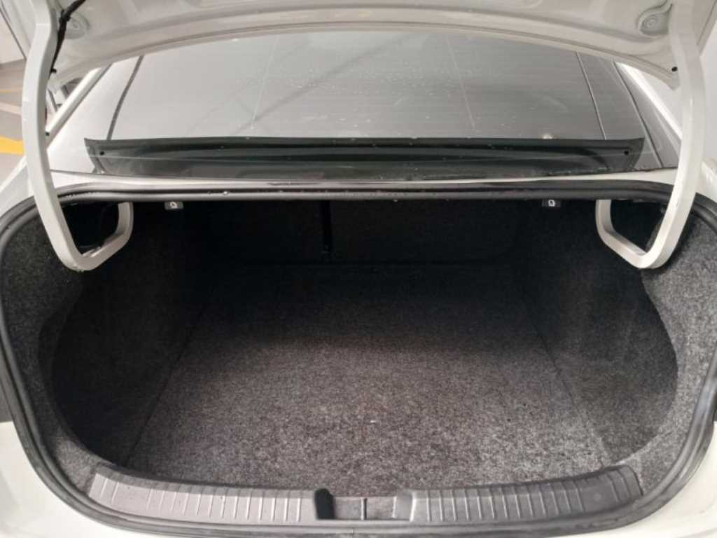 폭스바겐 제타(7세대) 1.4 TSI 프레스티지 - 이미지 12