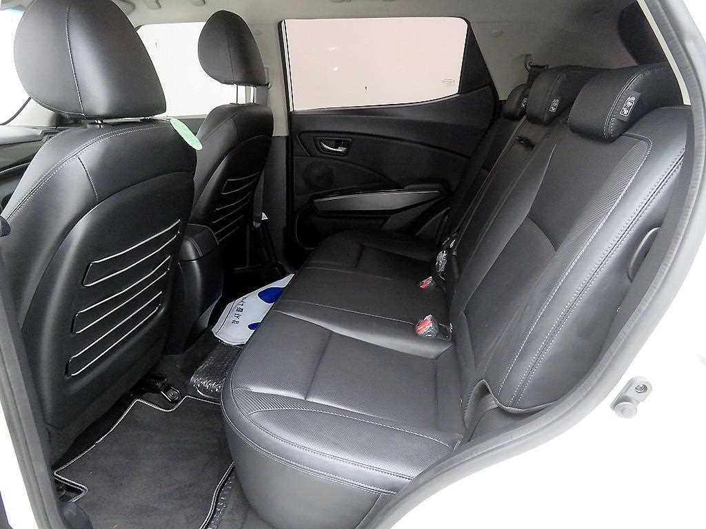 KG모빌리티(쌍용) 베리 뉴 티볼리 1.5 가솔린 2WD V3 - 이미지 3