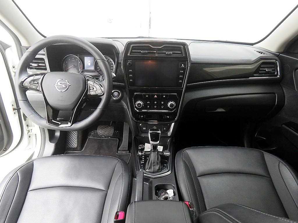 KG모빌리티(쌍용) 베리 뉴 티볼리 1.5 가솔린 2WD V3 - 이미지 4