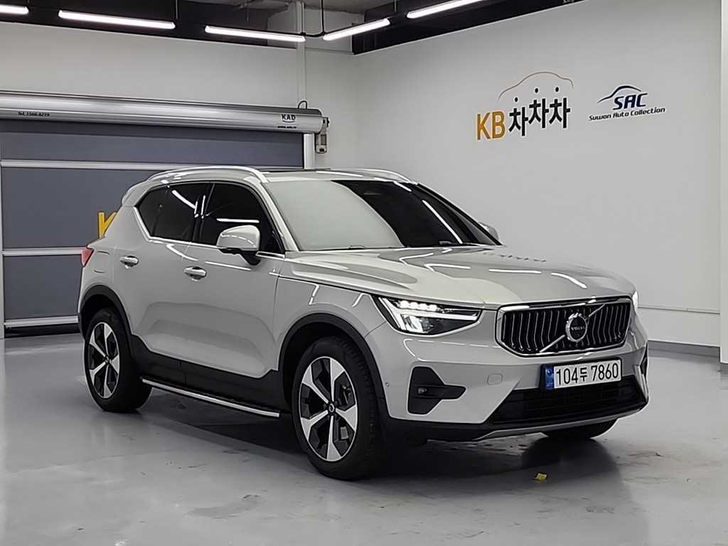 볼보 XC40 2.0 B4 AWD 얼티메이트 브라이트 - 이미지 12