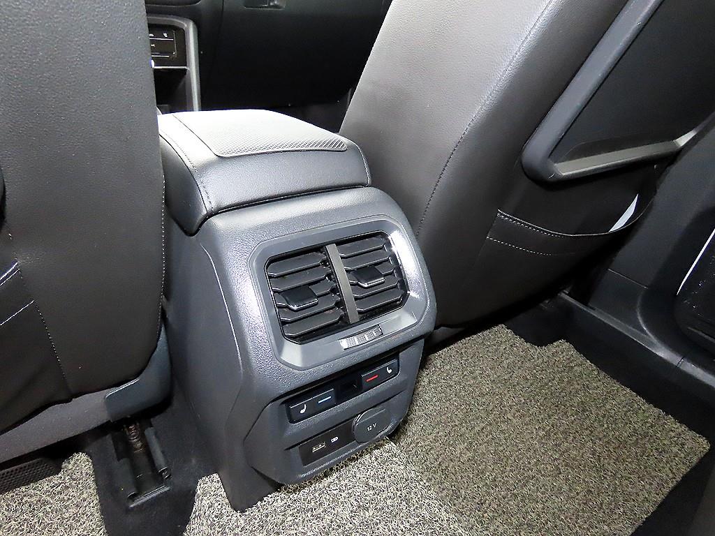 폭스바겐 티구안(2세대) 2.0 TDI 프레스티지 - 이미지 9