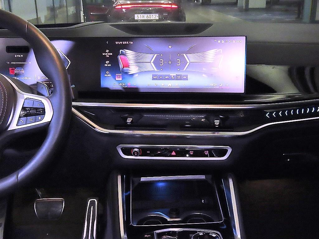 BMW X6(3세대) 40d xDrive M 스포츠 프로 온라인 익스클루시브 - 이미지 6