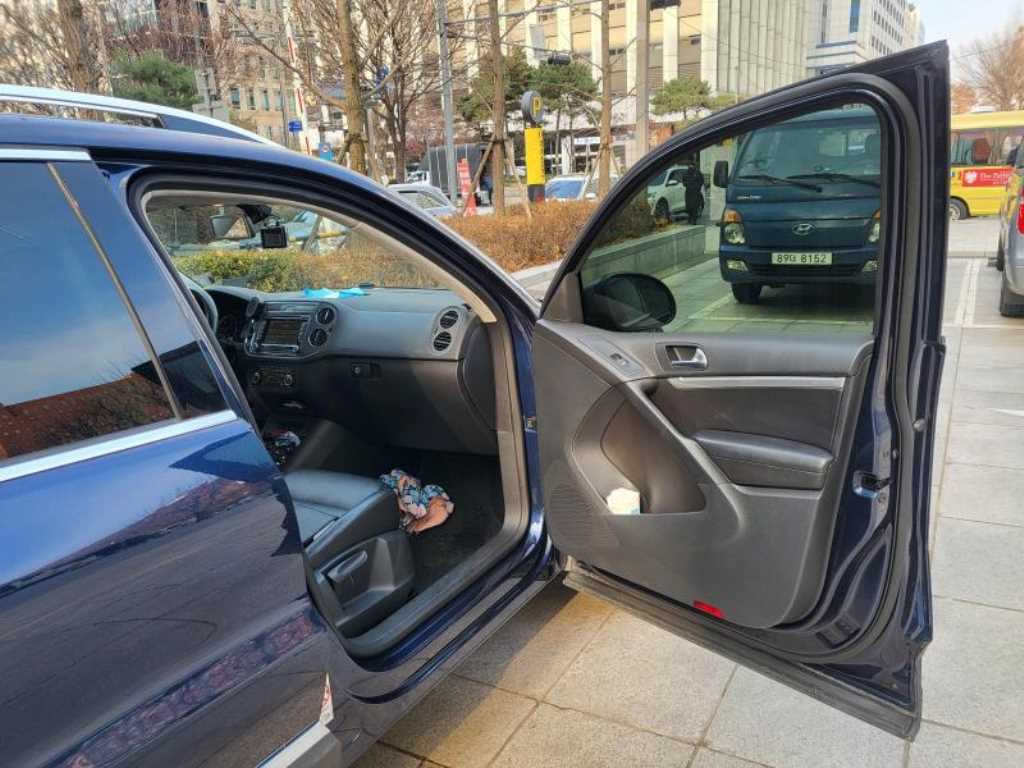 폭스바겐 티구안 2.0 TDI 블루모션 프리미엄 - 이미지 8