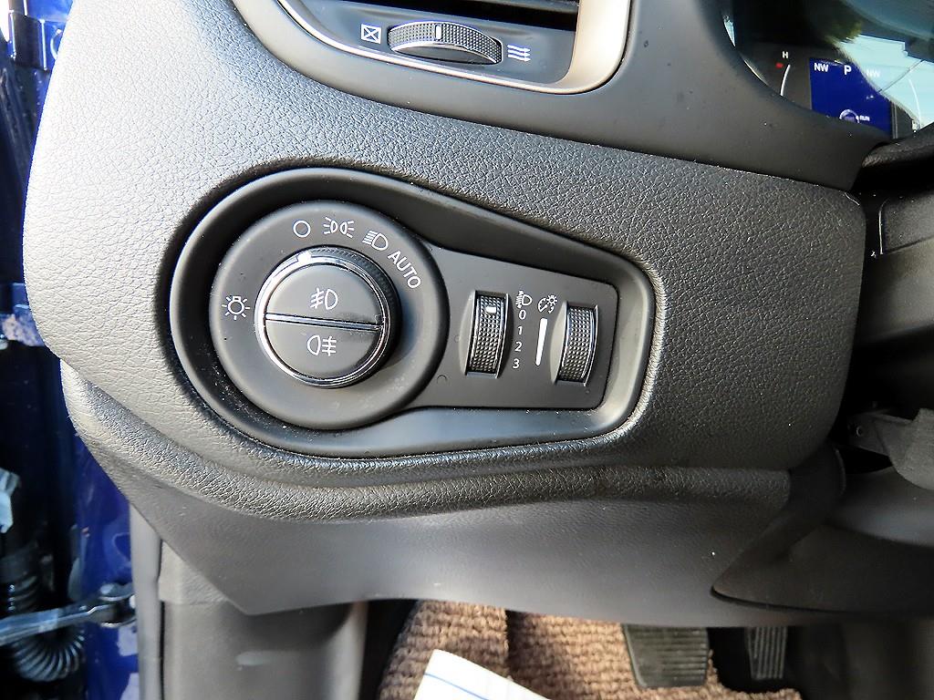 지프 레니게이드 2.4 가솔린 론지튜드 - 이미지 3