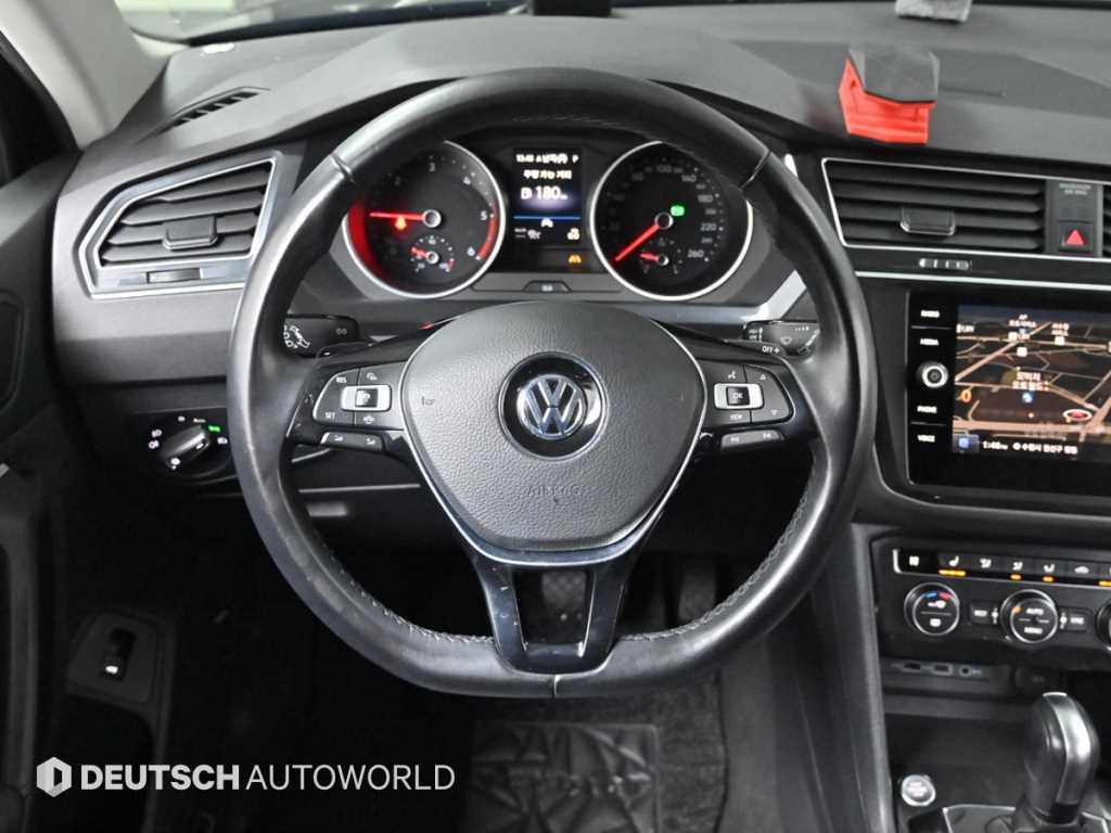 폭스바겐 티구안(2세대) 2.0 TDI 프리미엄 - 이미지 13