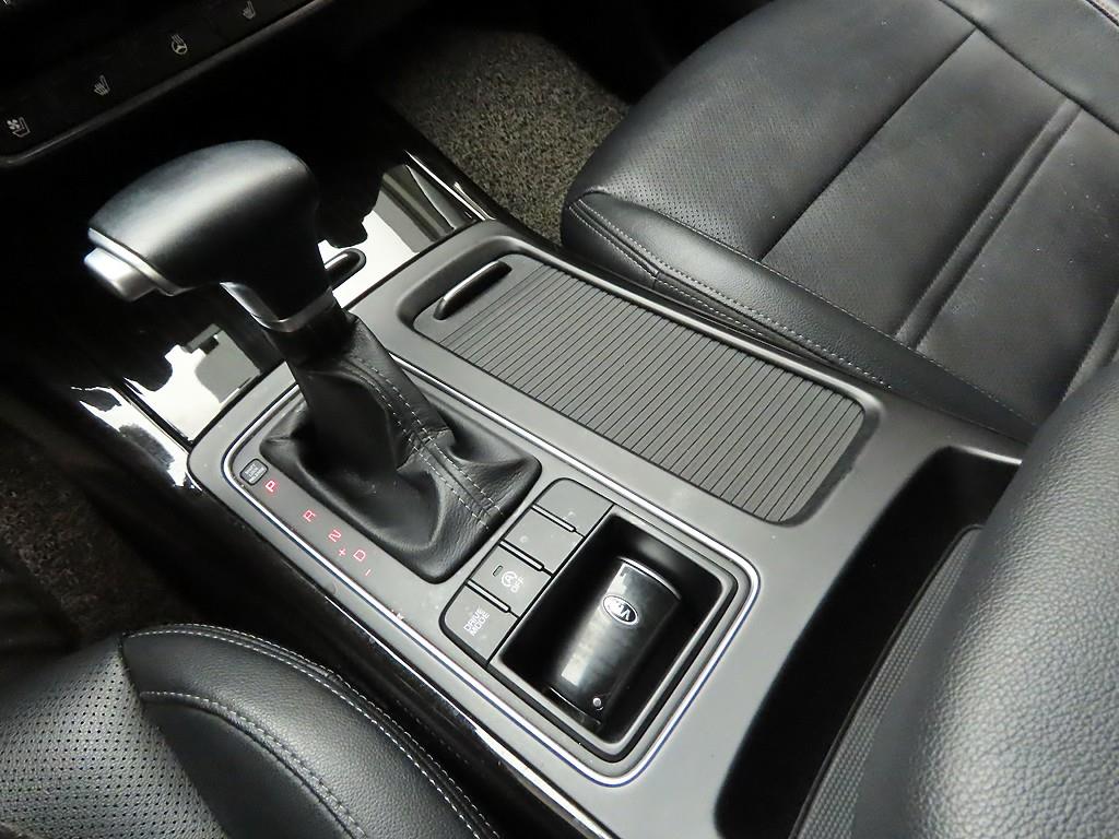 기아 더 뉴쏘렌토 디젤 R2.0 2WD 프레스티지 - 이미지 8