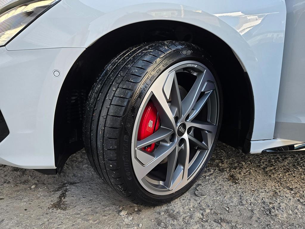 아우디 S3(4세대) 2.0 TFSI 콰트로 - 이미지 3