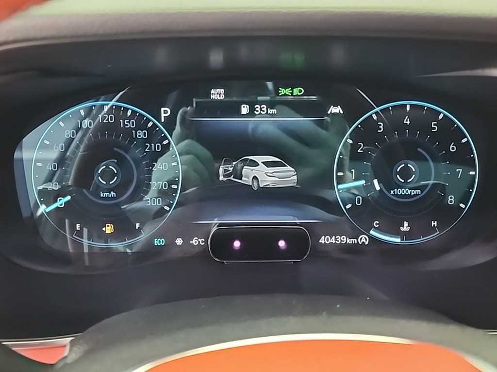 제네시스 더 뉴G70 가솔린 3.3T 2WD 스포츠 패키지 - 이미지 15