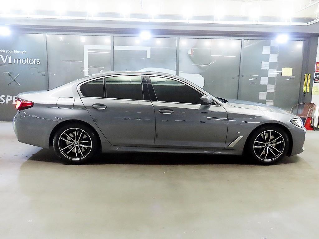 BMW 5시리즈(7세대) 520i M 스포츠팩 - 이미지 13