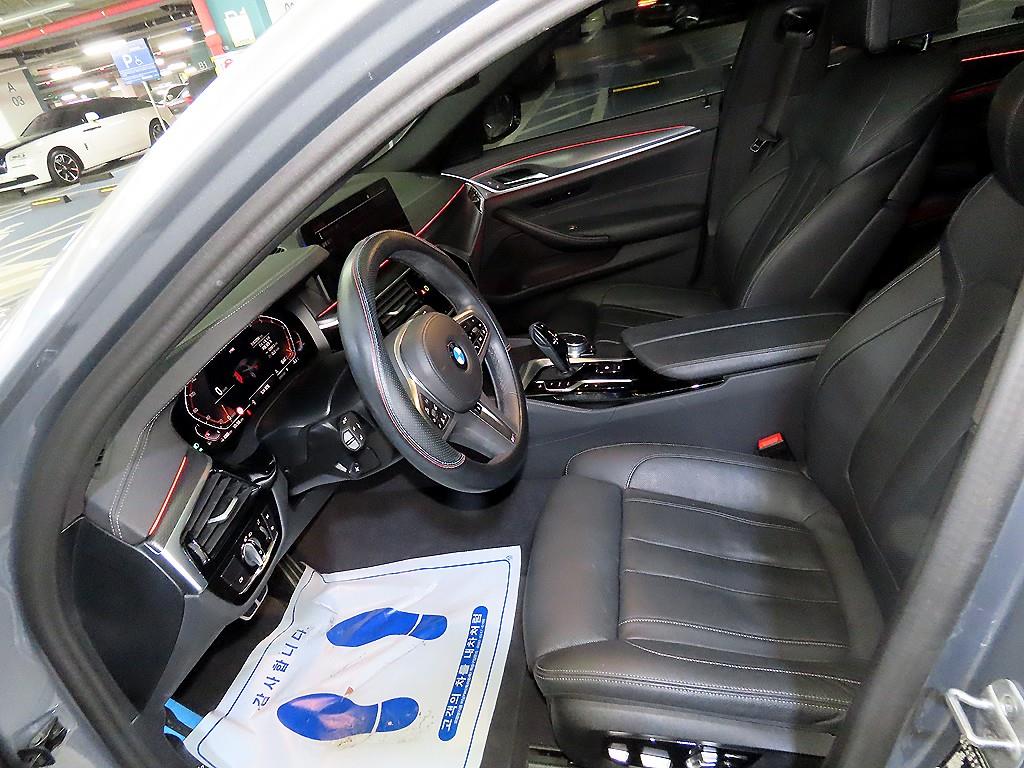 BMW 5시리즈(7세대) 520i M 스포츠팩 - 이미지 16