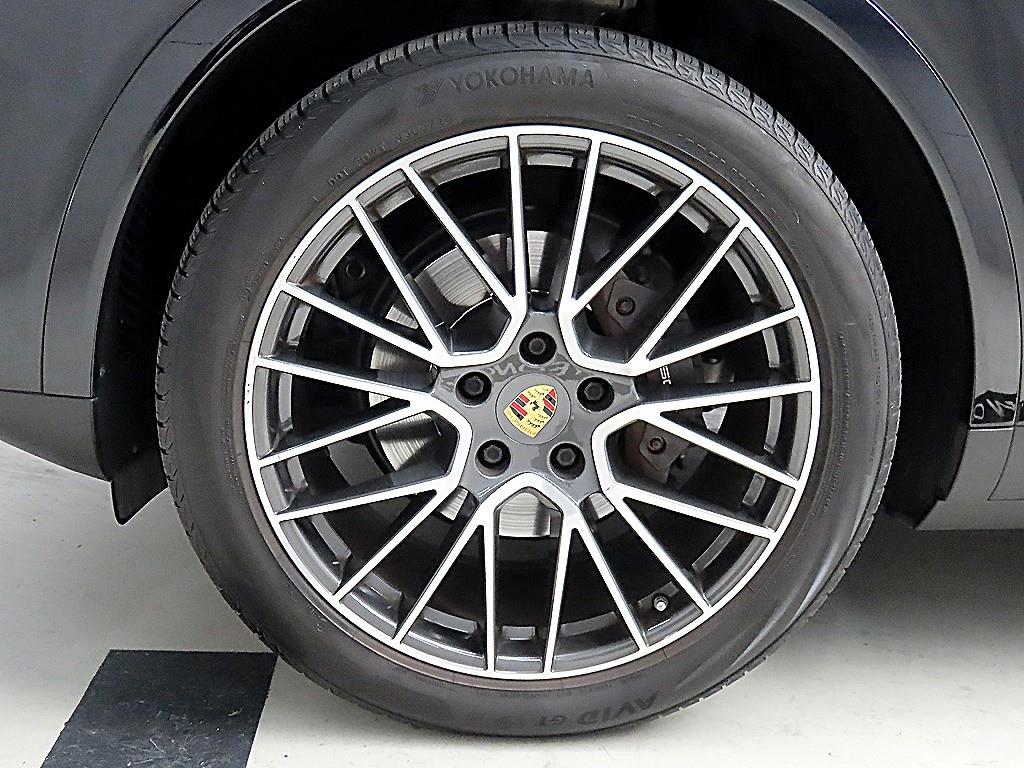 포르쉐 카이엔(3세대) 3.0 V6 - 이미지 11