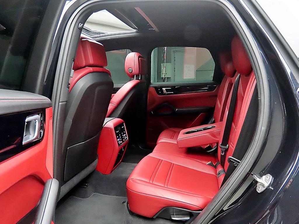 포르쉐 카이엔(3세대) 3.0 V6 - 이미지 15