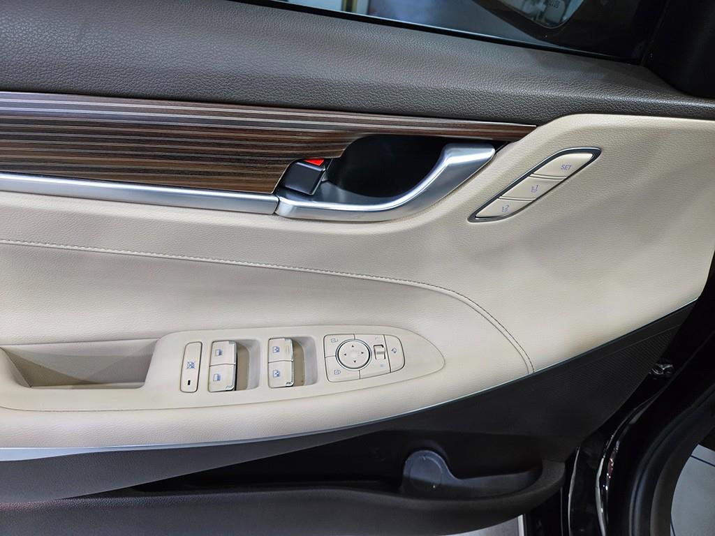 현대 그랜저IG 2.4 GDi 프리미엄 스페셜 - 이미지 18