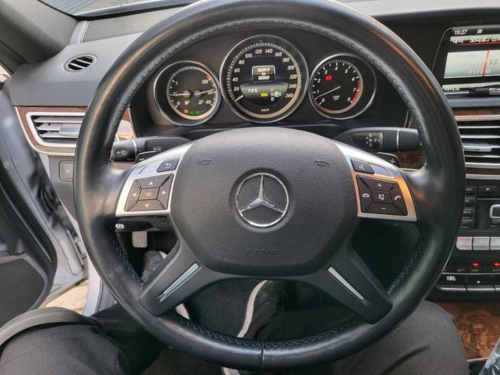 벤츠 E클래스(4세대) E300 엘레강스 - 이미지 18