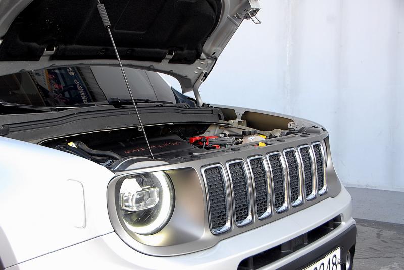 지프 레니게이드 2.4 가솔린 리미티드 - 이미지 4